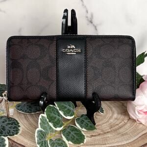 NWOT Coach F52859 Signature Logo Accordion Zip Long Wallet Chocolate Brown/Black